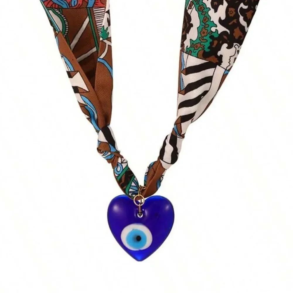 Evil Eye Heart Necklace Q867